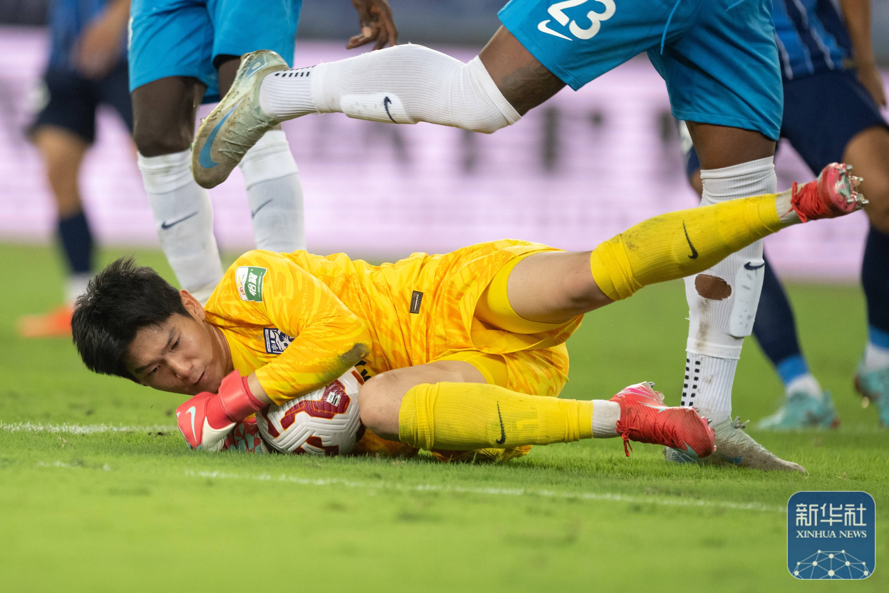 三分线外的 三分线外的