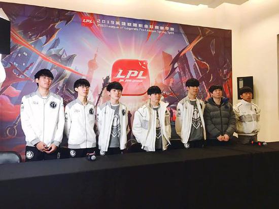 献上了一场 献上了一场