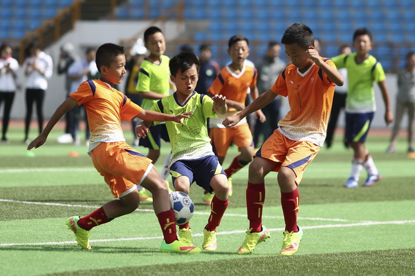 足球为何动 足球为何动